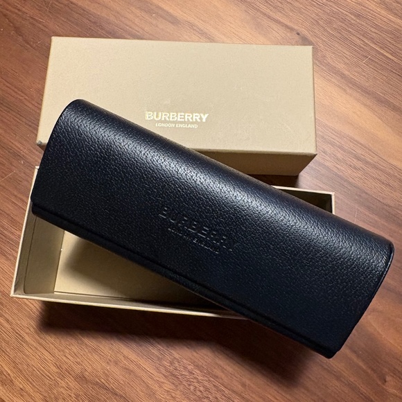 Burberry Other - Burberry sunglasses case with exterior box